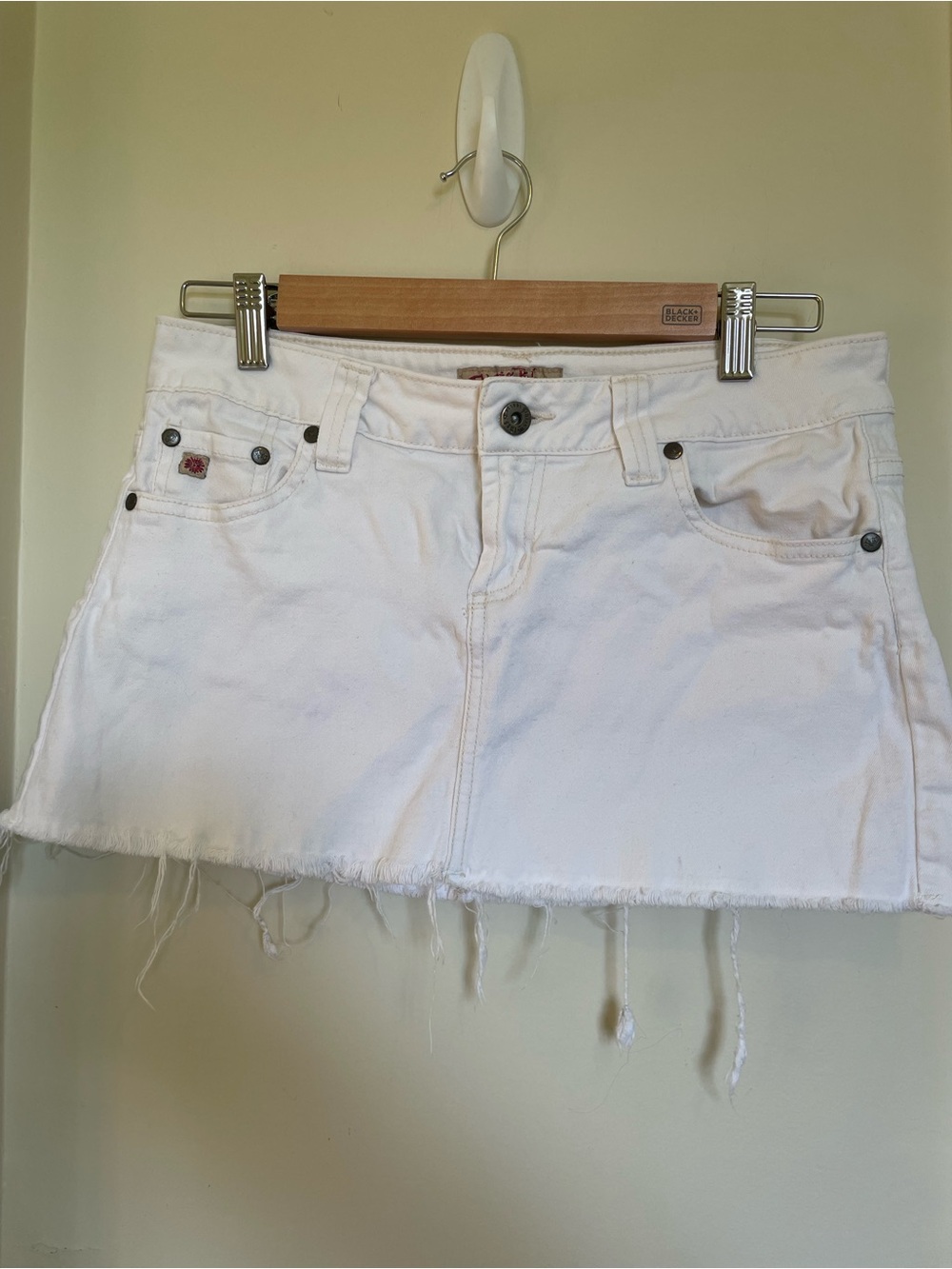 Juniors size 3 Vintage Paris Blues White Distressed Denim Mini Skirt